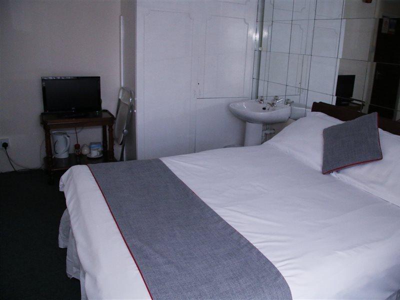 Oyo Honeycroft Lodge Ъксбридж Екстериор снимка