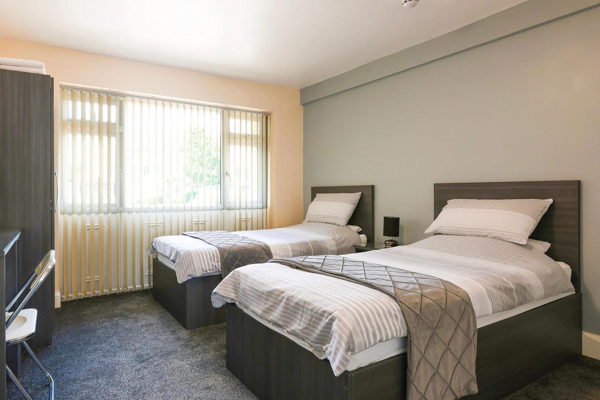Oyo Honeycroft Lodge Ъксбридж Екстериор снимка